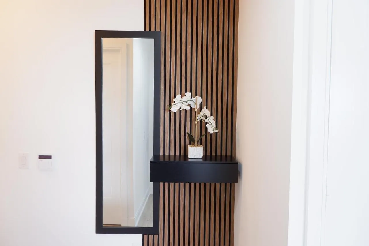 Modern Luxury Waterfront Condo Mississauga