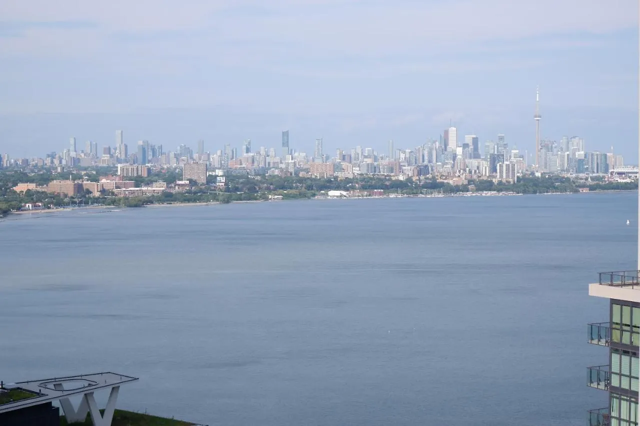 Modern Luxury Waterfront Condo Mississauga Apartment